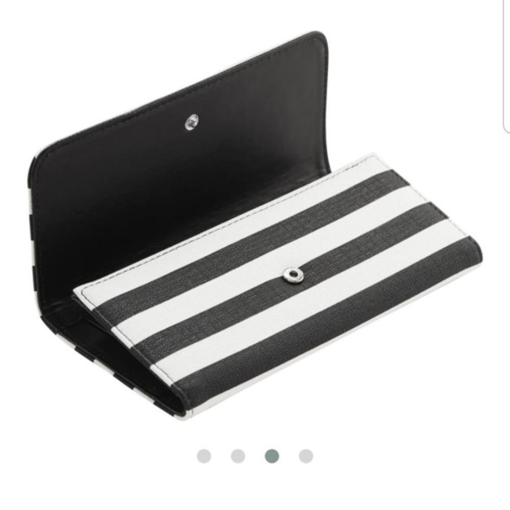 Brand New Kut From the Kloth Black & White Wallet